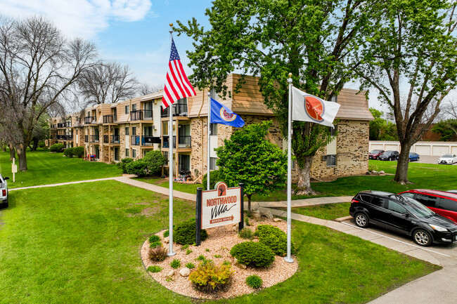 Northwood Villa in Vadnais Heights, MN - Building Photo - Building Photo