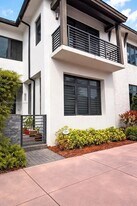 4768 NW 84th Ave in Doral, FL - Building Photo