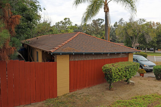 Vista Ranch Apartments in Vista, CA - Building Photo - Building Photo