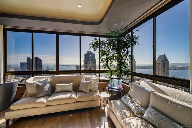 700 Front St in San Diego, CA - Building Photo - Building Photo