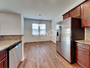 9684 Spencer Woods Rd in Ladson, SC - Foto de edificio - Building Photo