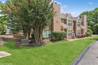 The Local Apartments in Memphis, TN - Building Photo - Building Photo