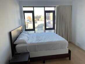 11 Hancock Pl, Unit 809 in New York, NY - Foto de edificio - Building Photo