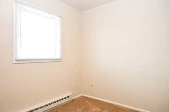 3625 13th Ave N-Unit -3627 in Grand Forks, ND - Building Photo - Building Photo