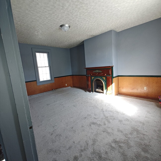 133 E Pennsylvania Ave in New Stanton, PA - Building Photo - Building Photo