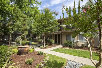 Abby Creek Apartments in Carmichael, CA - Building Photo - Building Photo