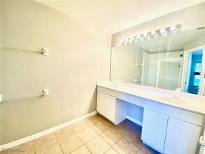 1070 Albany Ct in Naples, FL - Building Photo - Building Photo