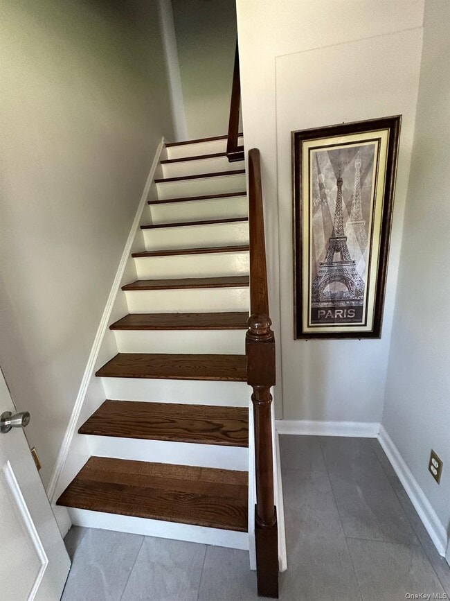 56 Carley Ave in Huntington, NY - Building Photo - Building Photo