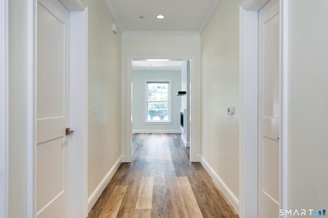 1958 Post Rd in Darien, CT - Building Photo - Building Photo