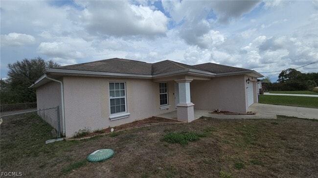 2512 53rd St W in Lehigh Acres, FL - Building Photo - Building Photo