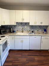 116 Hilltop Dr in Simsbury, CT - Building Photo - Building Photo