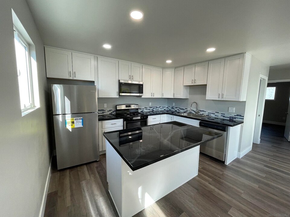 3410 Chamoune Ave in San Diego, CA - Building Photo