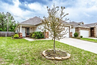 207 Black Bear Dr in Huntsville, TX - Building Photo - Building Photo