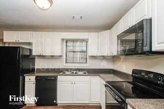 4516 Arbour Dr in Powder Springs, GA - Foto de edificio - Building Photo