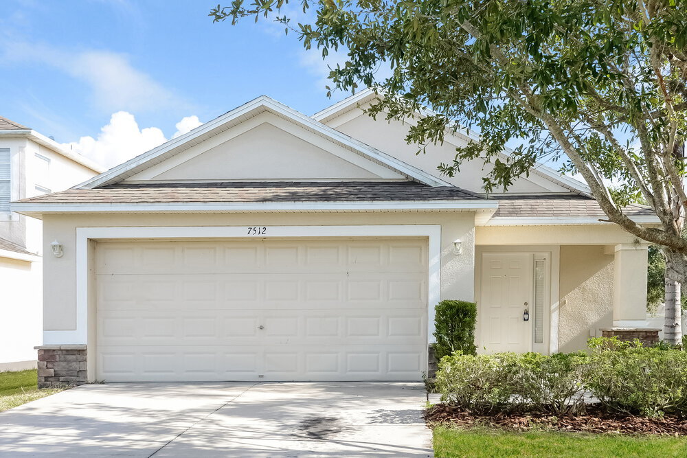 7512 Maroon Peak Dr in Ruskin, FL - Building Photo