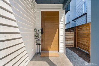 9526 Interlake Ave N in Seattle, WA - Building Photo - Building Photo