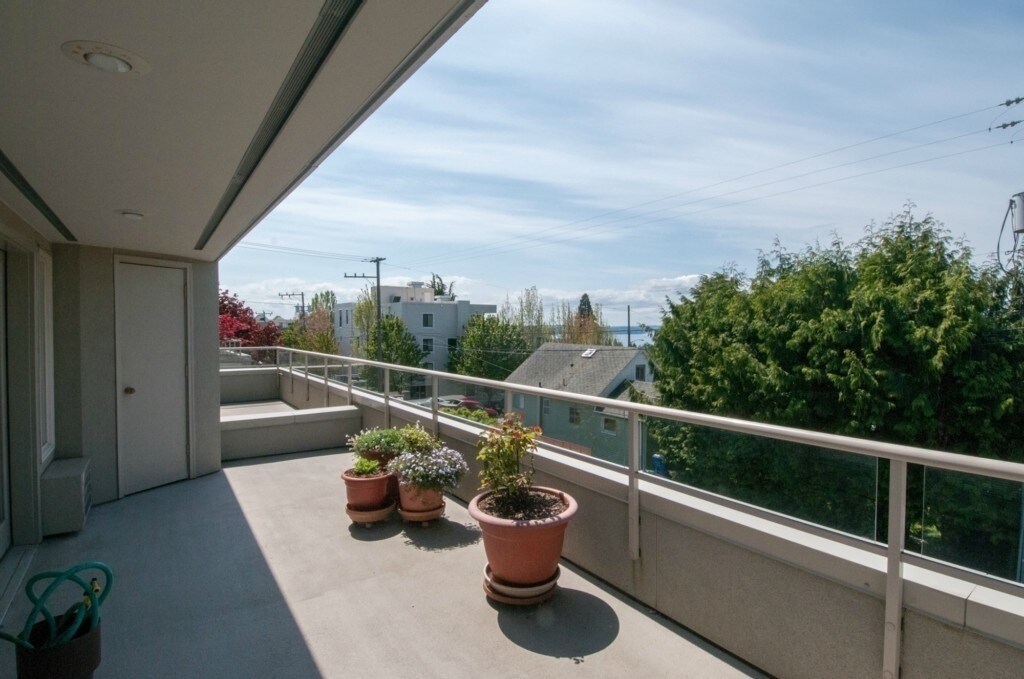 4457 44th Ave SW in Seattle, WA - Building Photo