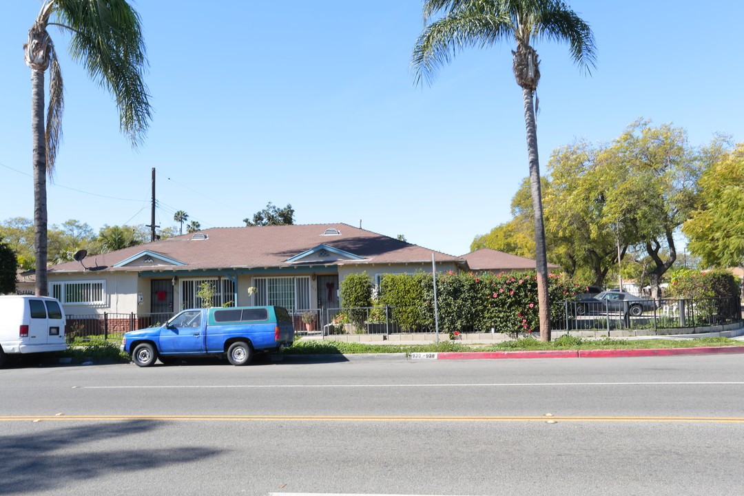 928 S Standard Ave in Santa Ana, CA - Foto de edificio