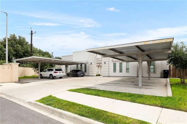 property at 1305 Alta Vis Dr