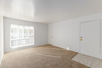 Windsor Heights in National City, CA - Building Photo - Interior Photo