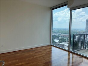 1080 Peachtree St NE in Atlanta, GA - Building Photo - Building Photo