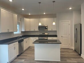 1110 Bluemoon Dr in Harrisonburg, VA - Building Photo - Building Photo