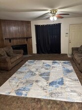 205 Hummingbird Ln in Lufkin, TX - Foto de edificio - Building Photo