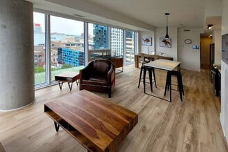 1180 Rue de Bleury in Montréal, QC - Building Photo - Building Photo