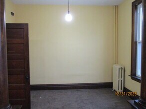 140 Loras Blvd, Unit #4 in Dubuque, IA - Building Photo - Building Photo