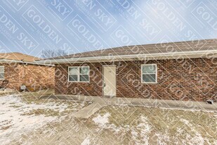 112 S Keystone Cir in Muncie, IN - Building Photo