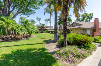 Arroyo Vista Apartments in Garden Grove, CA - Building Photo - Building Photo