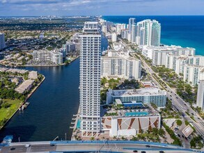 4010 S Ocean Dr, Unit 1404 in Hollywood, FL - Building Photo - Building Photo
