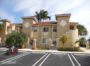 7921 NW 6th St in Pembroke Pines, FL - Building Photo - Building Photo