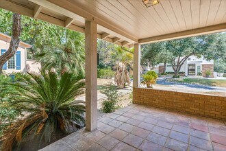 101 Canterbury Hill St in San Antonio, TX - Building Photo - Building Photo