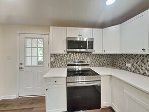 1849 E Farris Ave in East Point, GA - Building Photo - Building Photo