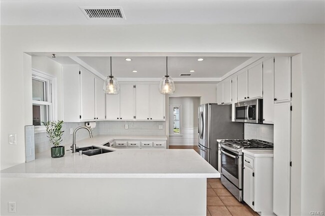 313 E Walnut Ave in El Segundo, CA - Building Photo - Building Photo