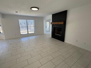 12604 Shady Acres Dr in Buda, TX - Building Photo - Building Photo