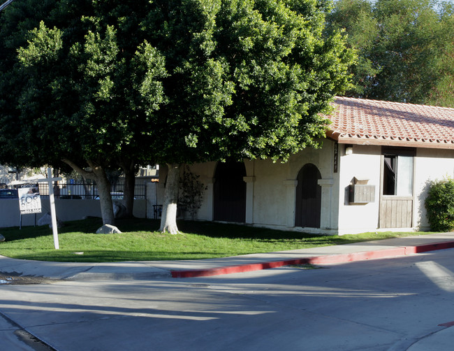 Plaza Del Sol I in Indio, CA - Foto de edificio - Building Photo