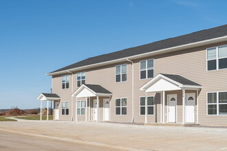 Icon Townhomes in Farmington, MO - Building Photo - Building Photo