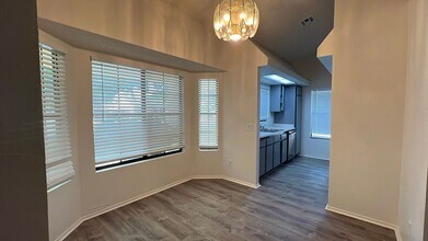 1349 W Ave H 8 in Lancaster, CA - Building Photo - Building Photo