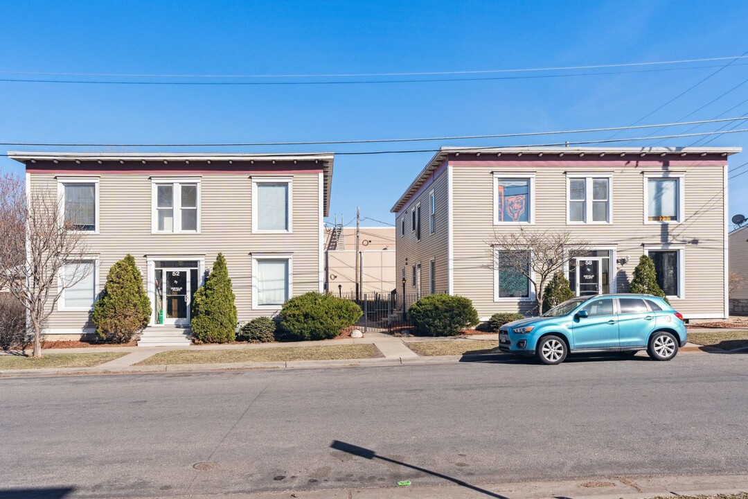 Douglas Flats in St. Paul, MN - Building Photo