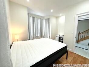 11 Burrell St in Boston, MA - Building Photo - Building Photo