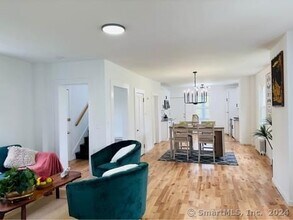 27 Woodside Cir in Middletown, CT - Building Photo - Building Photo