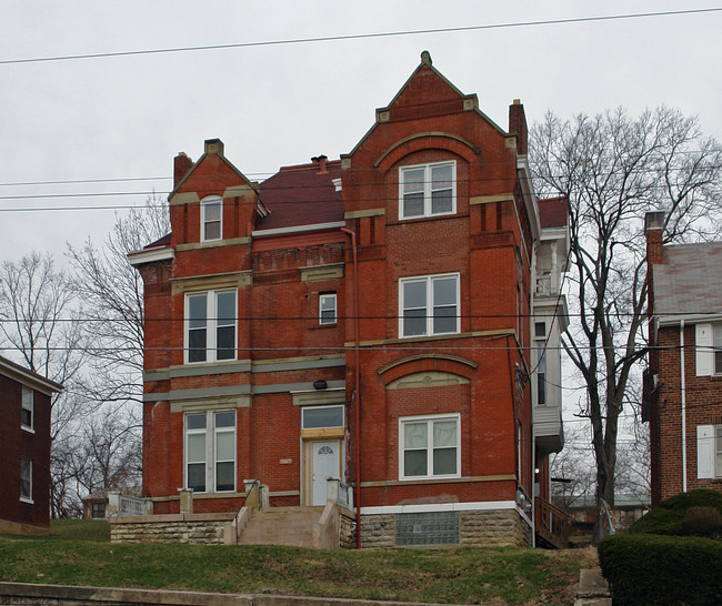 3027 Gilbert Ave in Cincinnati, OH - Building Photo - Building Photo