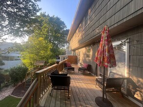 10 Lundy Ln in Larchmont, NY - Building Photo - Building Photo