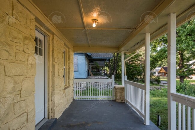 5517 Woodland Ave in Kansas City, MO - Building Photo - Building Photo