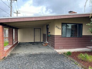 2360 D St in Springfield, OR - Building Photo - Building Photo