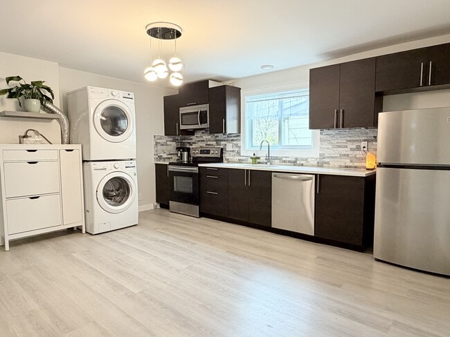 property at 1091 Marion Ave