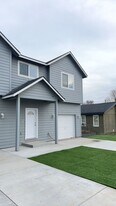 1913 S Rainier St in Kennewick, WA - Building Photo