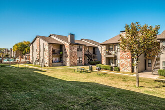 Ridgecrest in Denton, TX - Foto de edificio - Building Photo